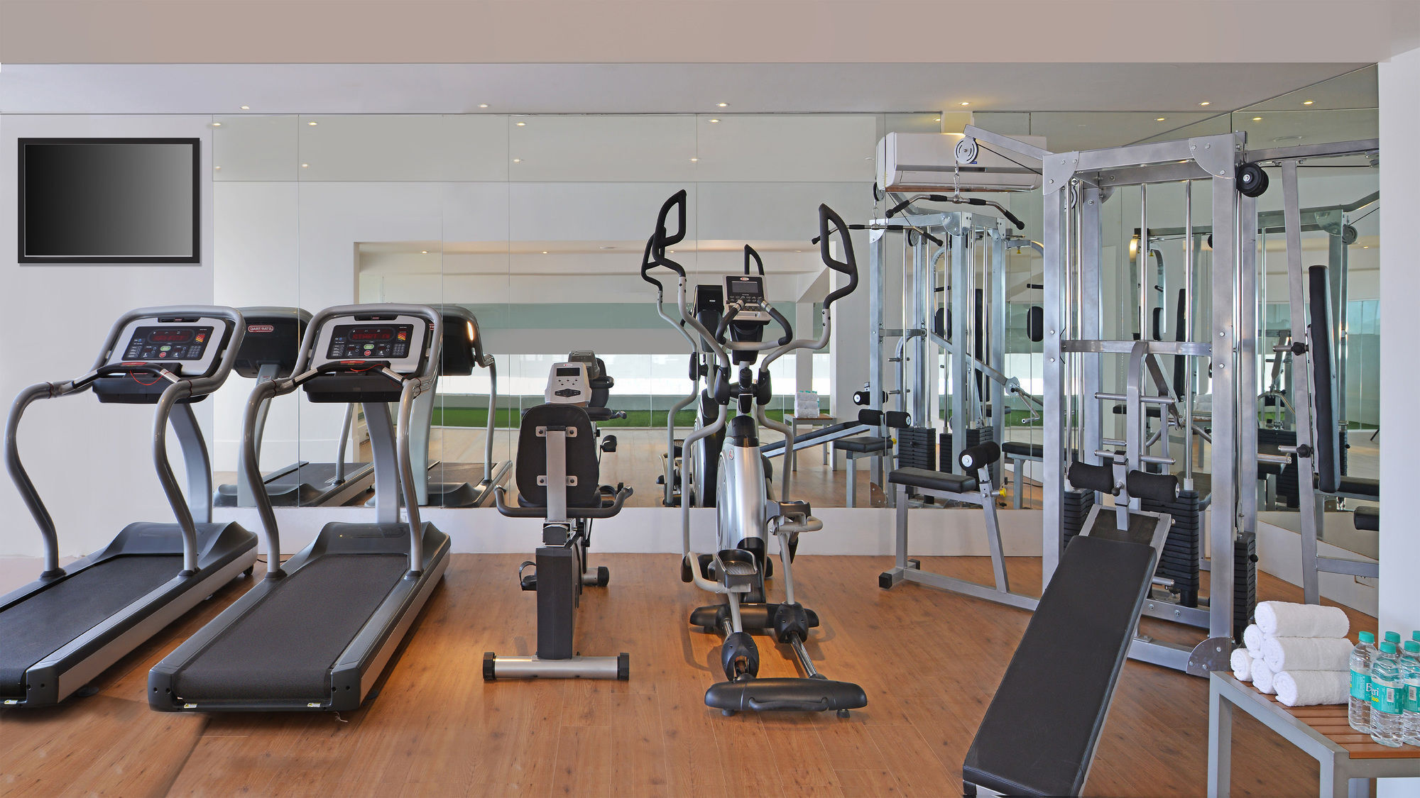 Country Inns & Suites By Radisson มานิปาลา ภายนอก รูปภาพ