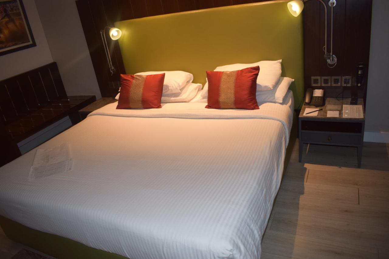 Country Inns & Suites By Radisson มานิปาลา ภายนอก รูปภาพ