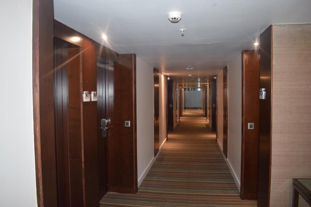 Country Inns & Suites By Radisson มานิปาลา ภายนอก รูปภาพ